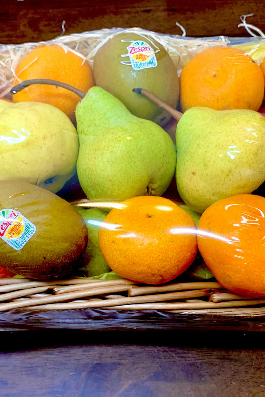 TOP FRUIT GIFT BASKET